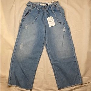Zara girl’s cropped blue jeans